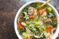 Зеленчукова супа с боб, гъби и орзо