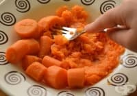 Ако детето има диария, пригответе му пюре от мед и моркови