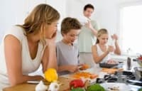 Оставете децата си да експериментират в кухнята, това е полезно за тях