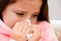 Отпушете носа на детето с витамин C на ампули