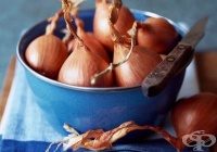 Правете инхалации със счукан лук срещу ангина или грип