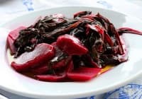 Пречистете черния дроб със салата от сливи, цвекло и семена
