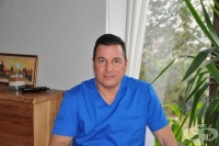 Д-р Николай Генов