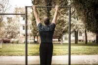 Стрийт фитнес тренировка за зареждане с енергия през пролетта