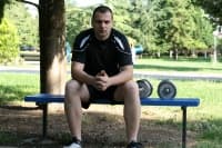 Домашна тренировка с дъмбели за мускулна маса в горна част на тялото