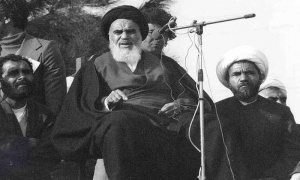 Иран на Хомейни – държавата, която финансира смяната на пола, но потъпква жените