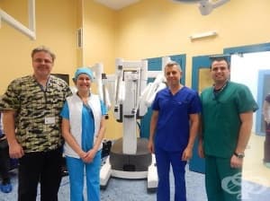 Уролози от плевенската болница „Света Марина“ спасиха живота на мъж с уникална двойна робот-асистирана операция