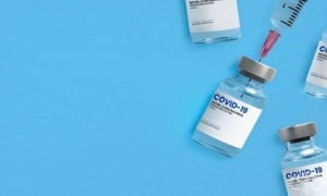 Срокът за поставяне на бустерна ваксина срещу COVID-19 се намалява на три месеца