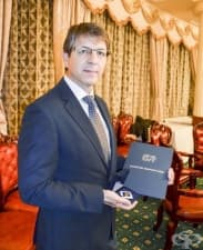 Доц. Петър Руев от Болница „Тракия“ получи наградата на БЛС за иновации в медицината