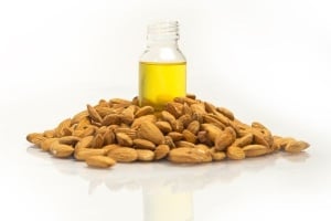 Рецепти за домашно бадемово масло