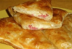 Банички на тиган с масло, сирене и шунка