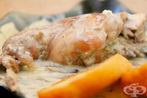 Заешко фрикасе с гъби, бяло вино и лук