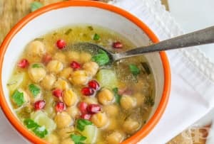 Гръцка супа с картофи, нахут и нар