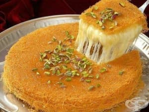 Сладкиш кадаиф с моцарела и медено-лимонов сироп