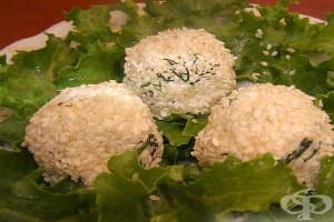 Кашкавалени хапки със сирене, маслини и сусам