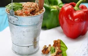 Кьопоолу с кисело мляко и орехи