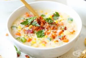 Млечна супа с тиквички, картофи, пиперки и царевица