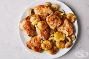 Пилешки бутчета с картофи и мини лукчета