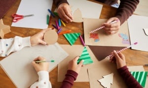 Направете си коледни картички от рециклирани материали