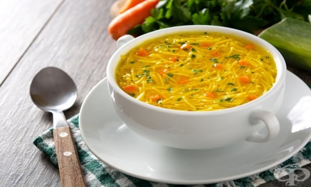 Лекува ли пилешката супа простуда и настинка - изображение