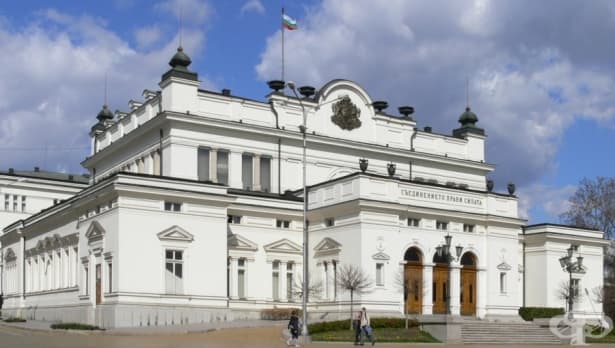 Очаквате ли предсрочни избори след министерските оставки?