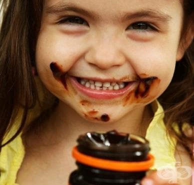 Деца опитват австралийския пастет от бирена мая Vegemite за първи път. Вижте реакциите им на пълно отвращение! (Видео) - изображение