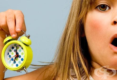 Как да изградите режим на вечерния сън при децата? - изображение