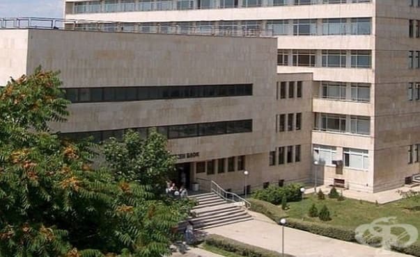 Лекари от УМБАЛ „Канев“ – Русе помогнаха на възрастна пациентка да си доплати тазобедрената става - изображение