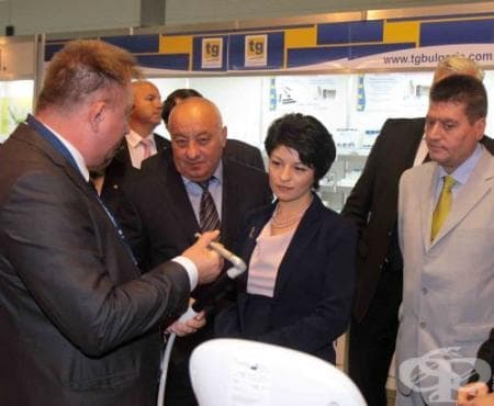Министър Атанасова откри изложението "Медикус, Денто, Галения" и посети част от щандовете в Пловдив - изображение