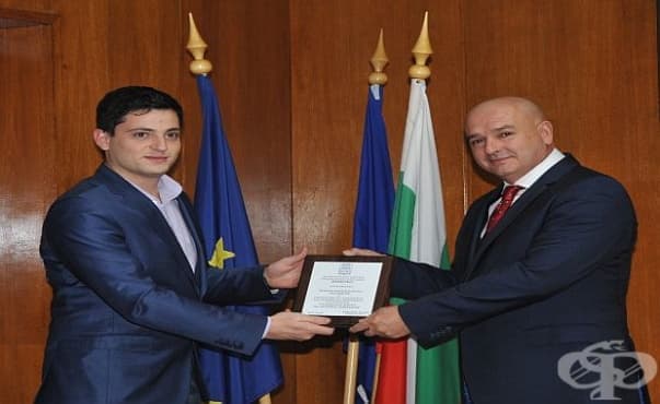 Наградиха ВМА за провеждането на многобройни безплатни консултации - изображение