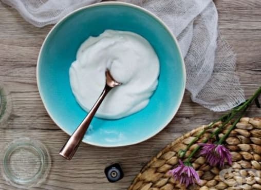 Заличете стриите по тялото с кокосово масло, алое и етерични масла - изображение