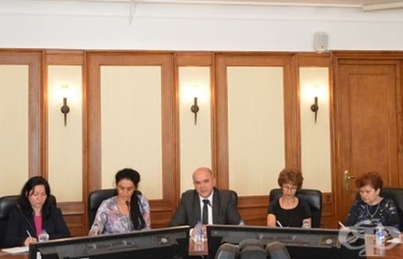 Обсъдиха новото законодателство за хората с увреждания на кръгла маса - изображение