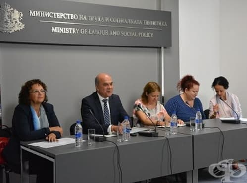 Министър Бисер Петков представи промените в проектозакона за социалните услуги - изображение